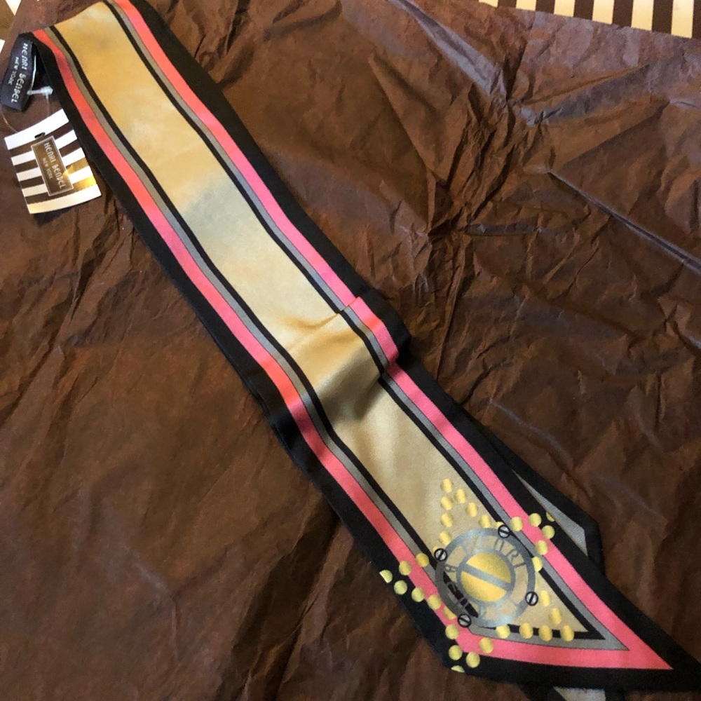 Henri bendel scarf